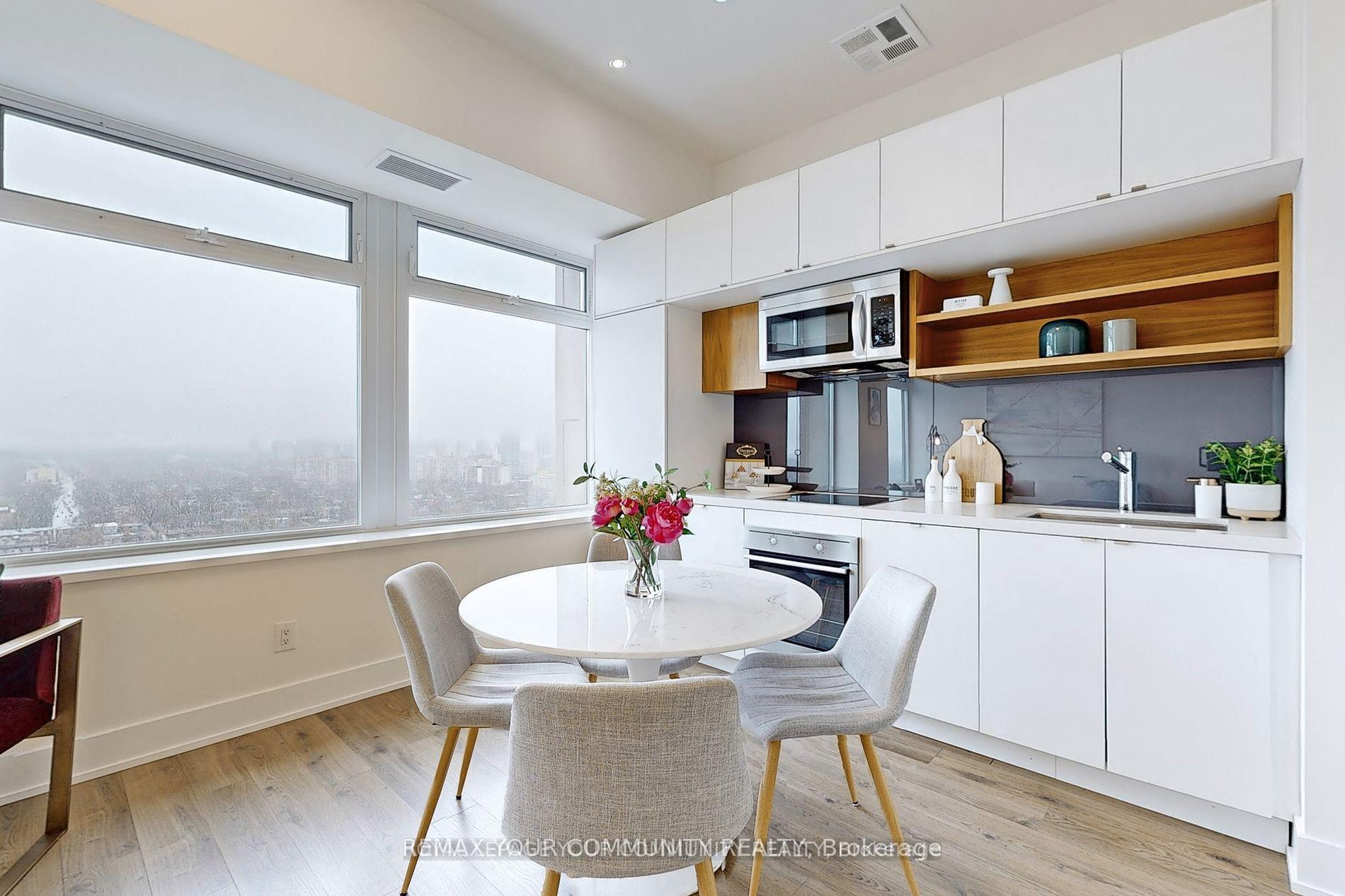 Photo 9 of Unit 1828, 111 St Clair Avenue W, Toronto, Yonge-St. Clair — HOMEH