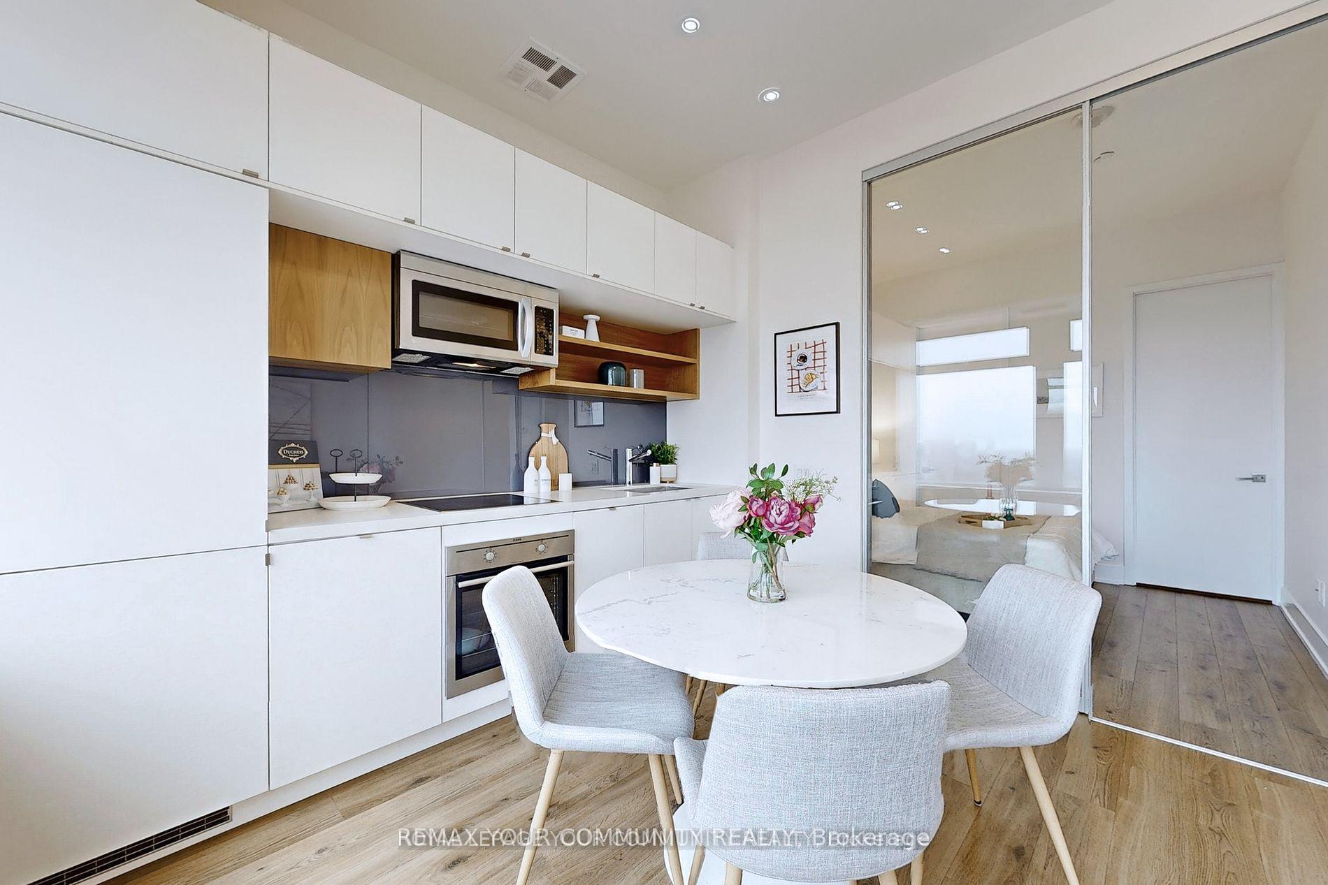 Photo 10 of Unit 1828, 111 St Clair Avenue W, Toronto, Yonge-St. Clair — HOMEH