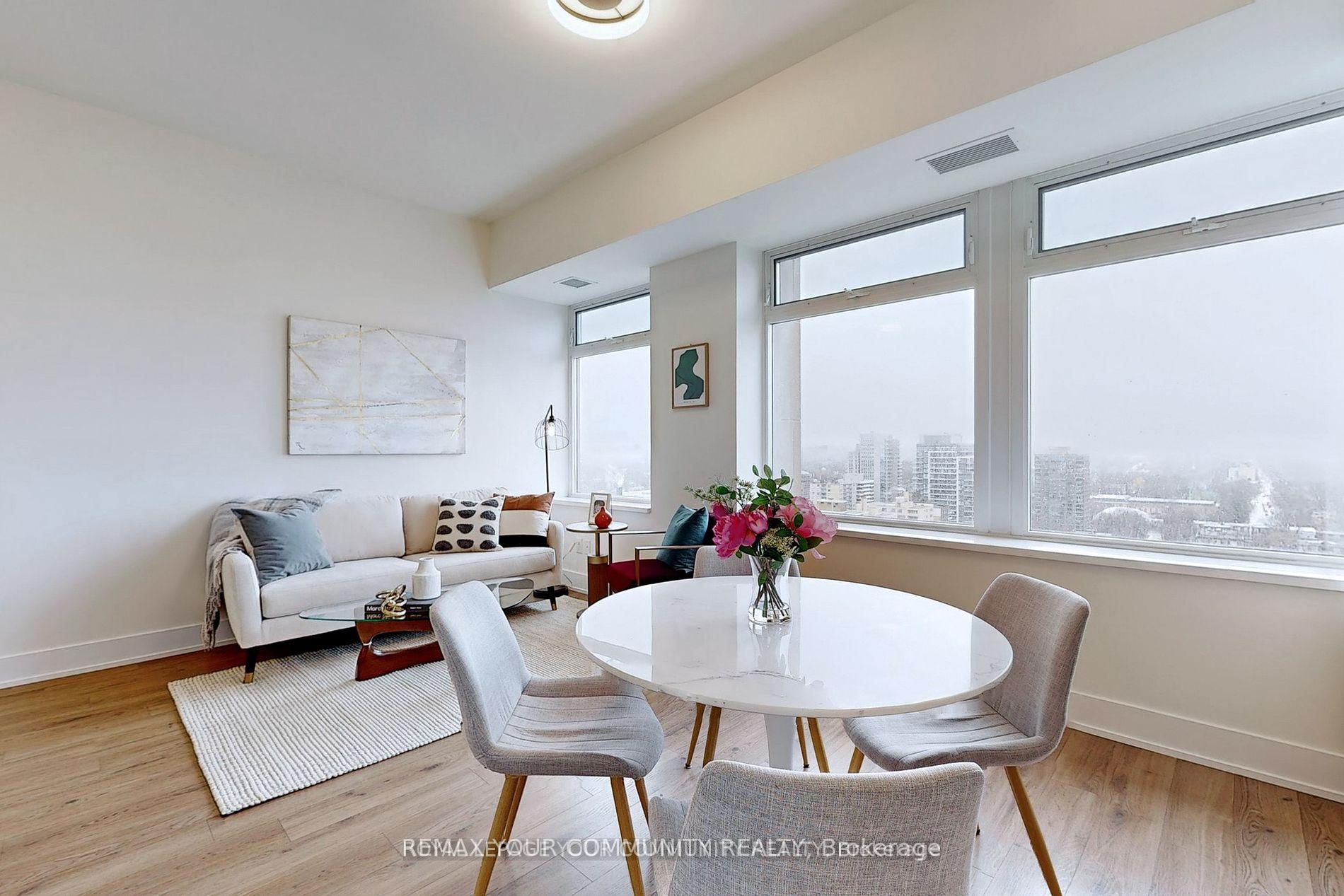 Photo 11 of Unit 1828, 111 St Clair Avenue W, Toronto, Yonge-St. Clair — HOMEH