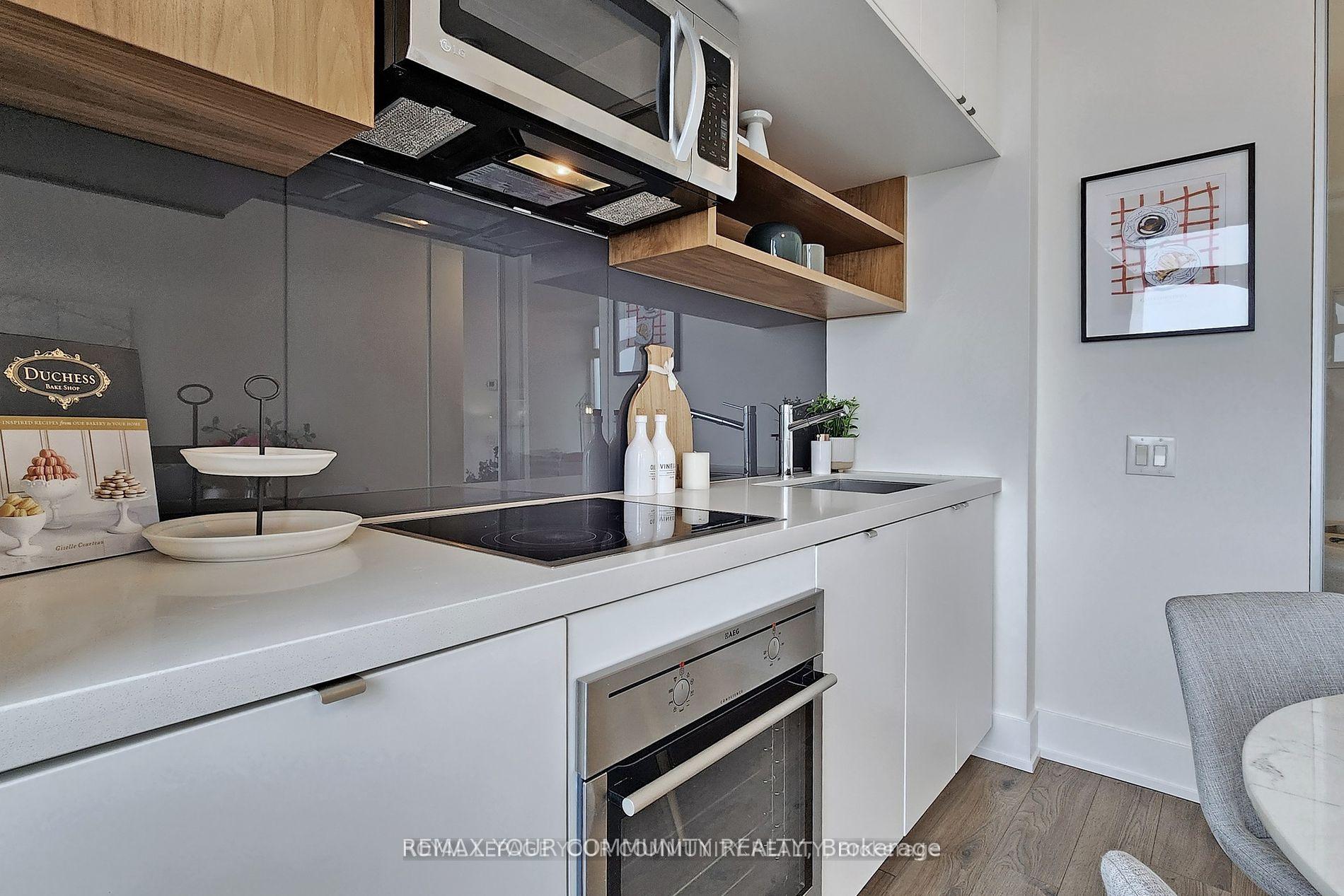 Photo 14 of Unit 1828, 111 St Clair Avenue W, Toronto, Yonge-St. Clair — HOMEH