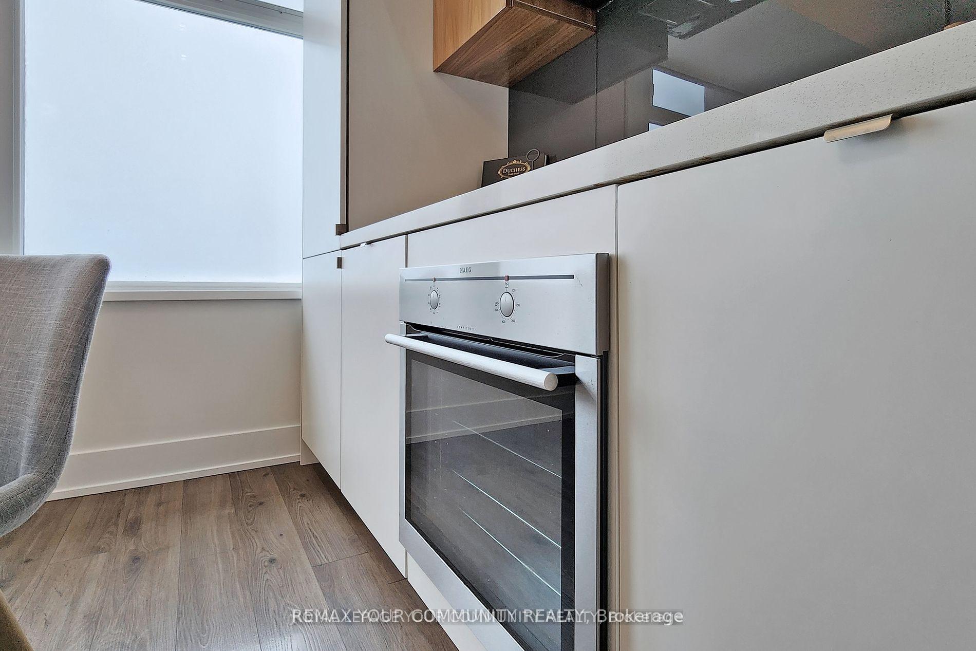 Photo 16 of Unit 1828, 111 St Clair Avenue W, Toronto, Yonge-St. Clair — HOMEH