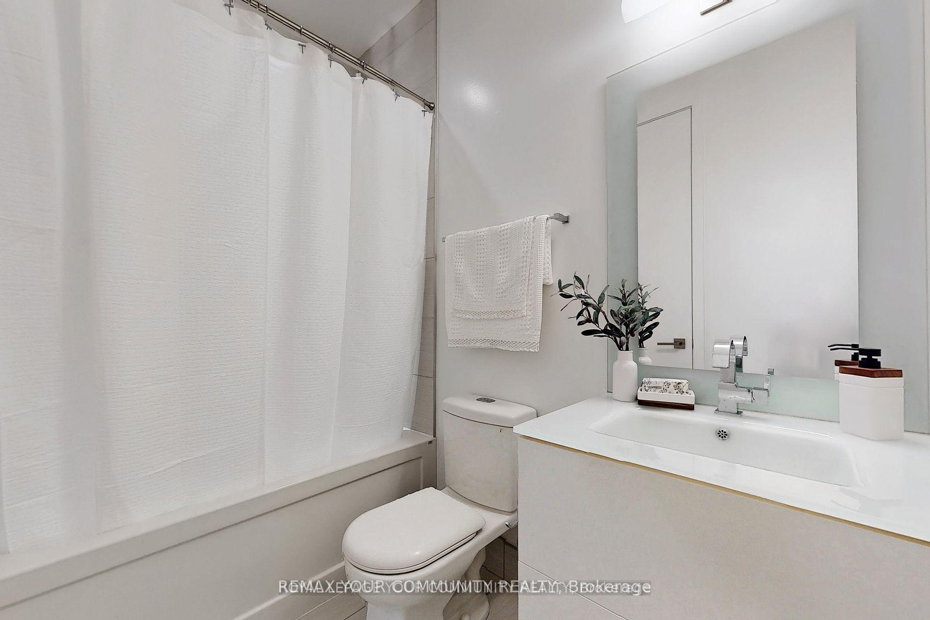 Photo 24 of Unit 1828, 111 St Clair Avenue W, Toronto, Yonge-St. Clair — HOMEH