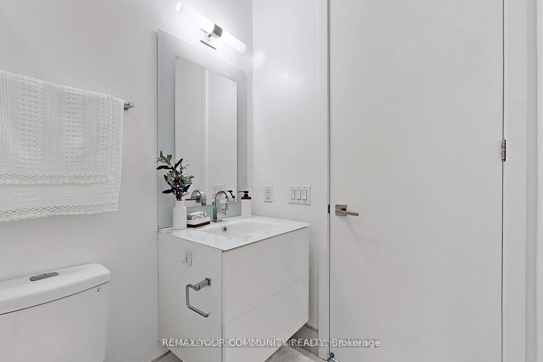 Photo 25 of Unit 1828, 111 St Clair Avenue W, Toronto, Yonge-St. Clair — HOMEH