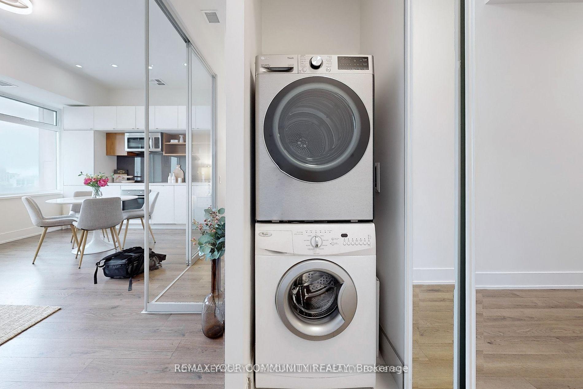 Photo 26 of Unit 1828, 111 St Clair Avenue W, Toronto, Yonge-St. Clair — HOMEH
