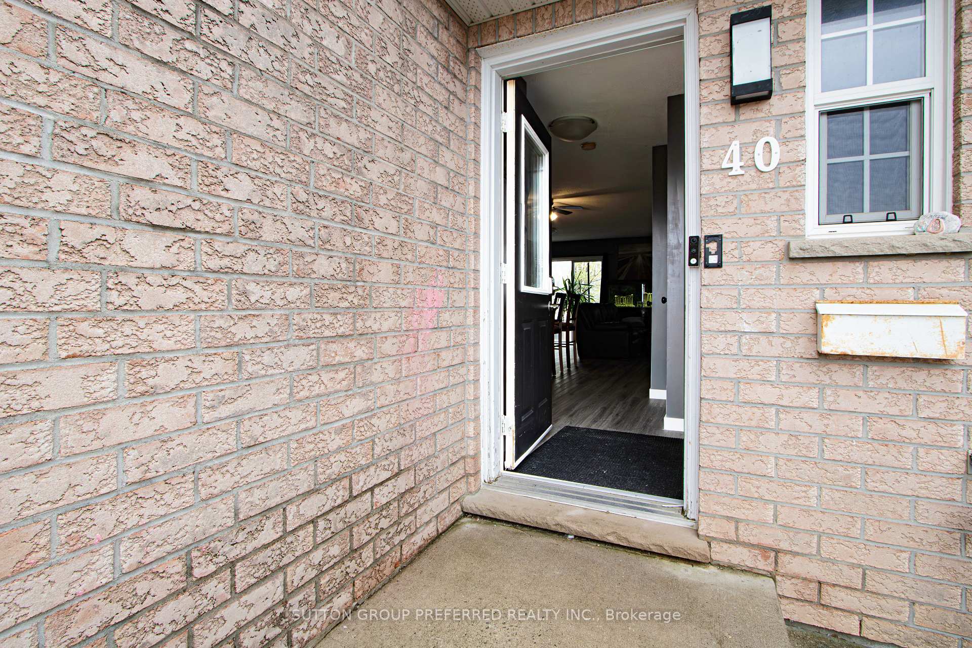 Photo 4 of 40 Katie Lane, Strathroy-Caradoc, NE — HOMEH