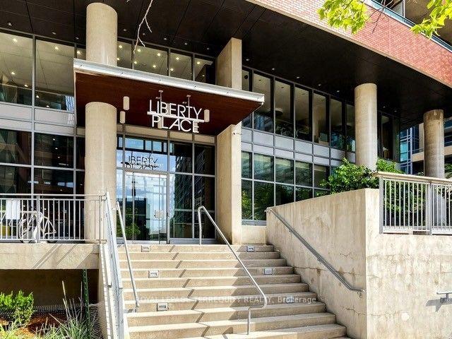 Front of Unit 1418, 150 E Liberty St Street