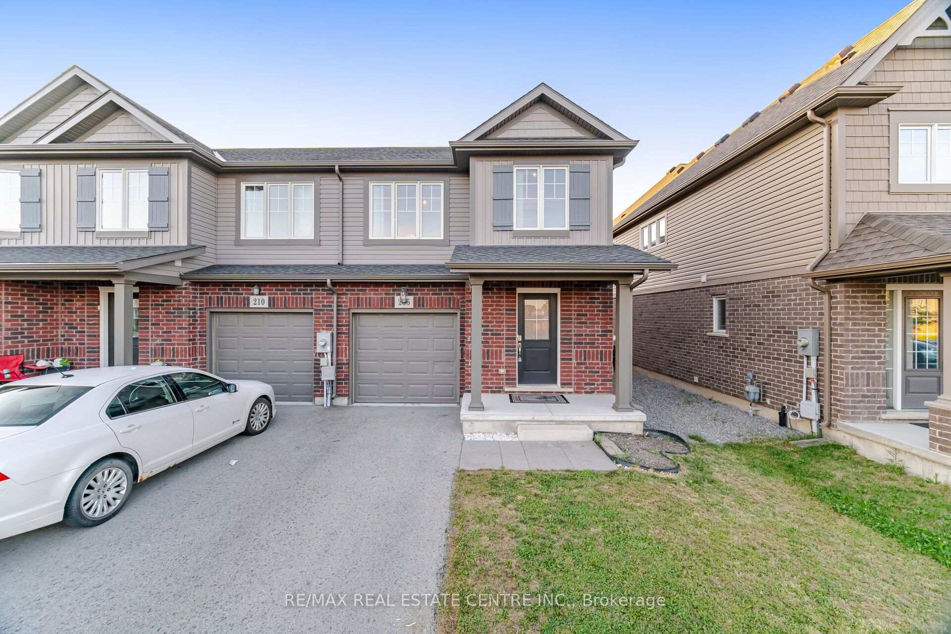 Photo 2 of 206 Heron Street, Welland, Coyle Creek — HOMEH