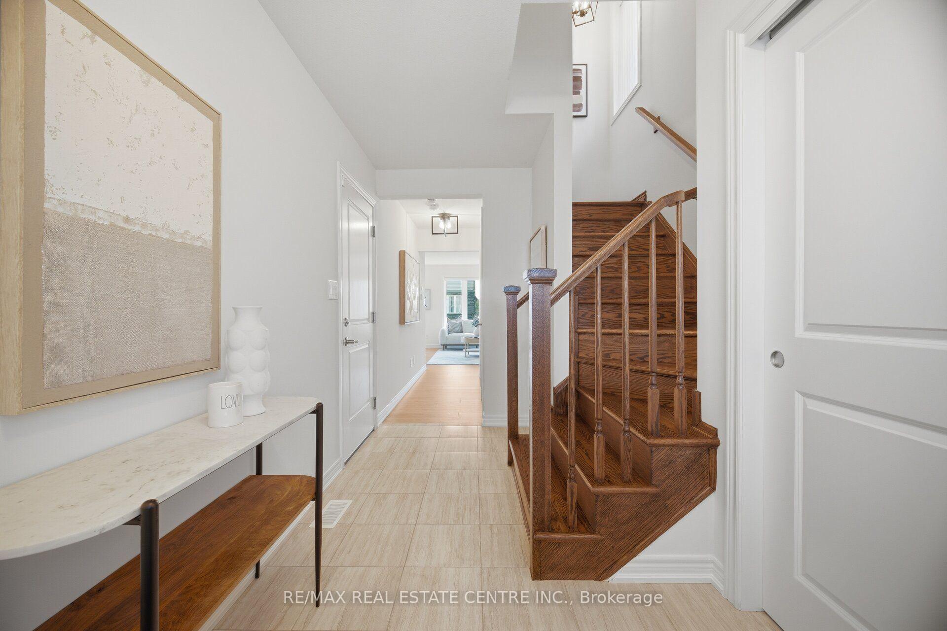 Photo 8 of 206 Heron Street, Welland, Coyle Creek — HOMEH