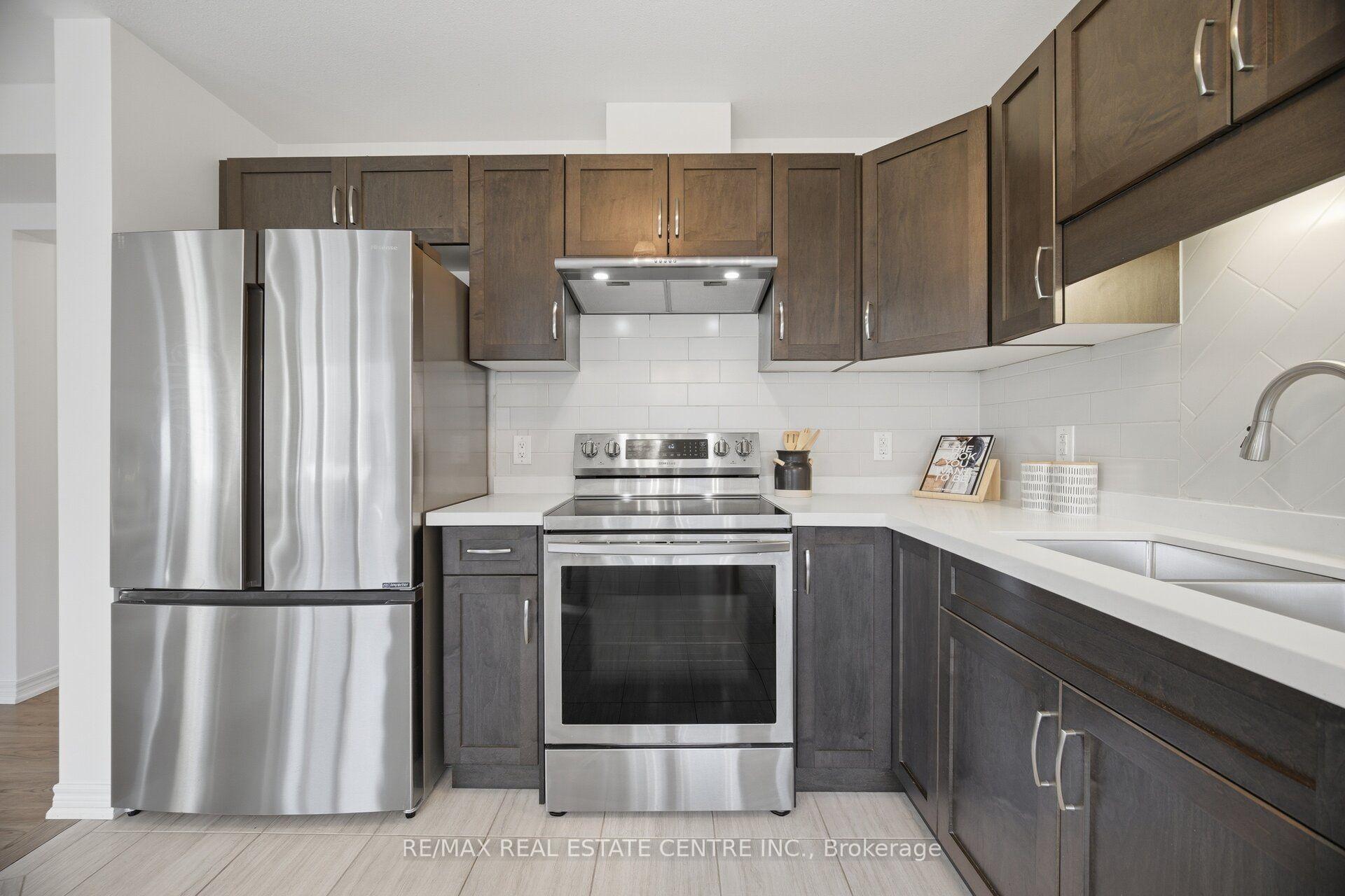 Photo 17 of 206 Heron Street, Welland, Coyle Creek — HOMEH