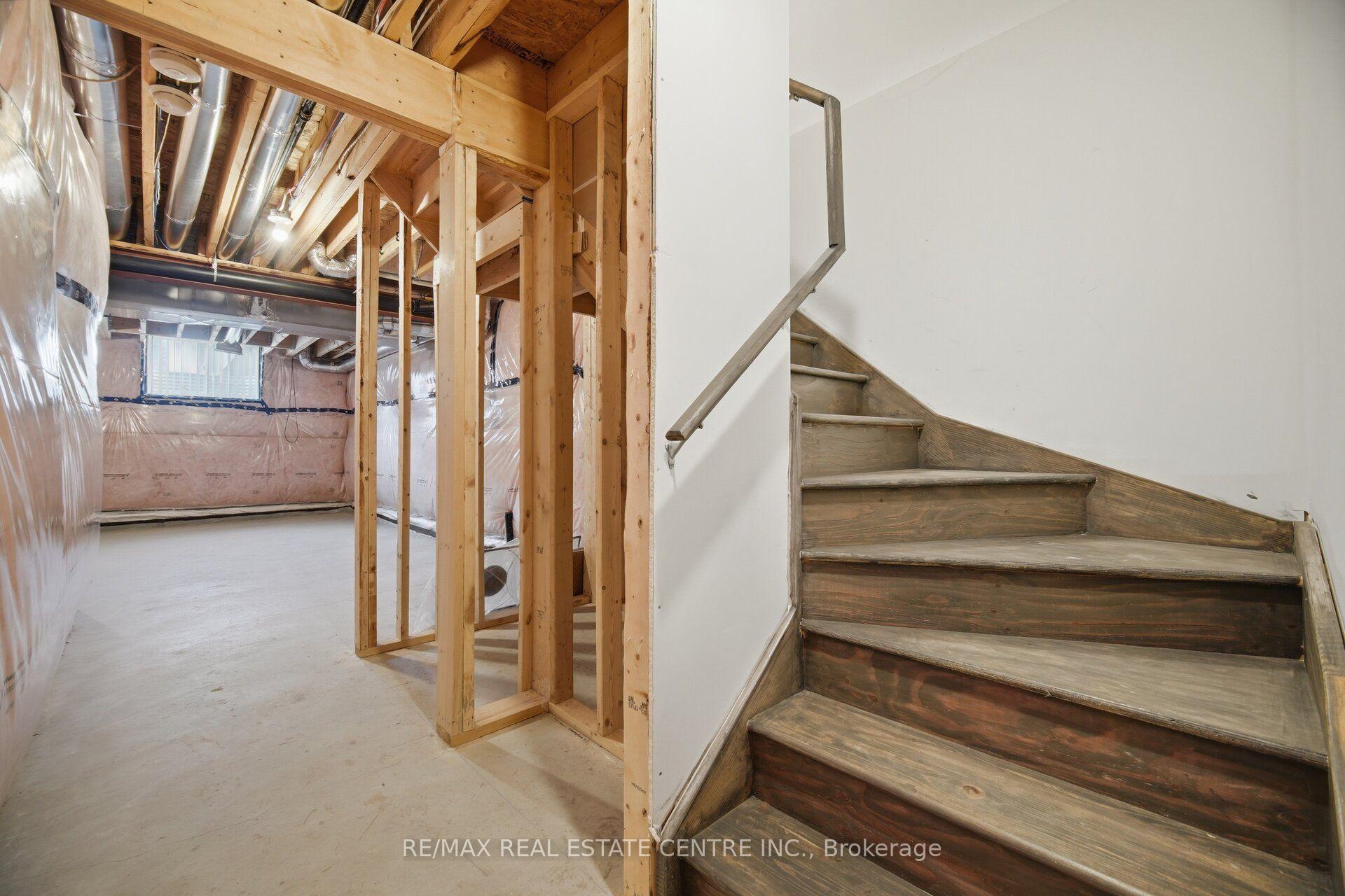 Photo 40 of 206 Heron Street, Welland, Coyle Creek — HOMEH