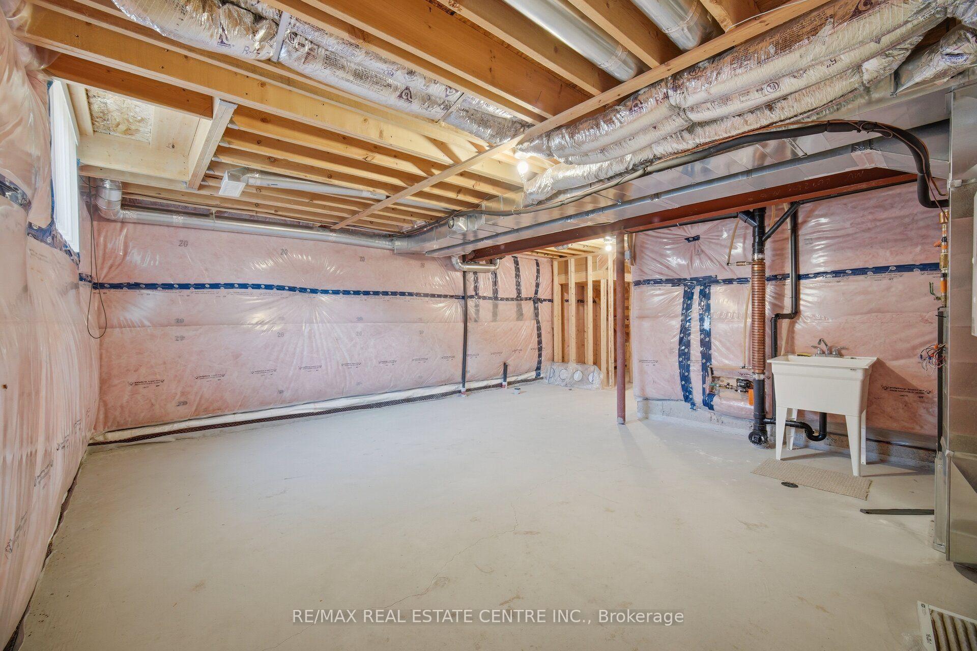 Photo 42 of 206 Heron Street, Welland, Coyle Creek — HOMEH