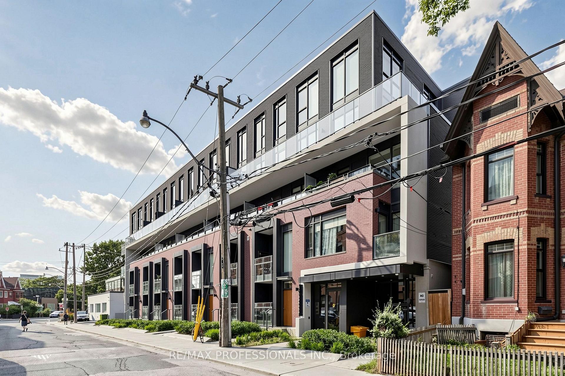 Front of Unit 311, 90 Niagara Street
