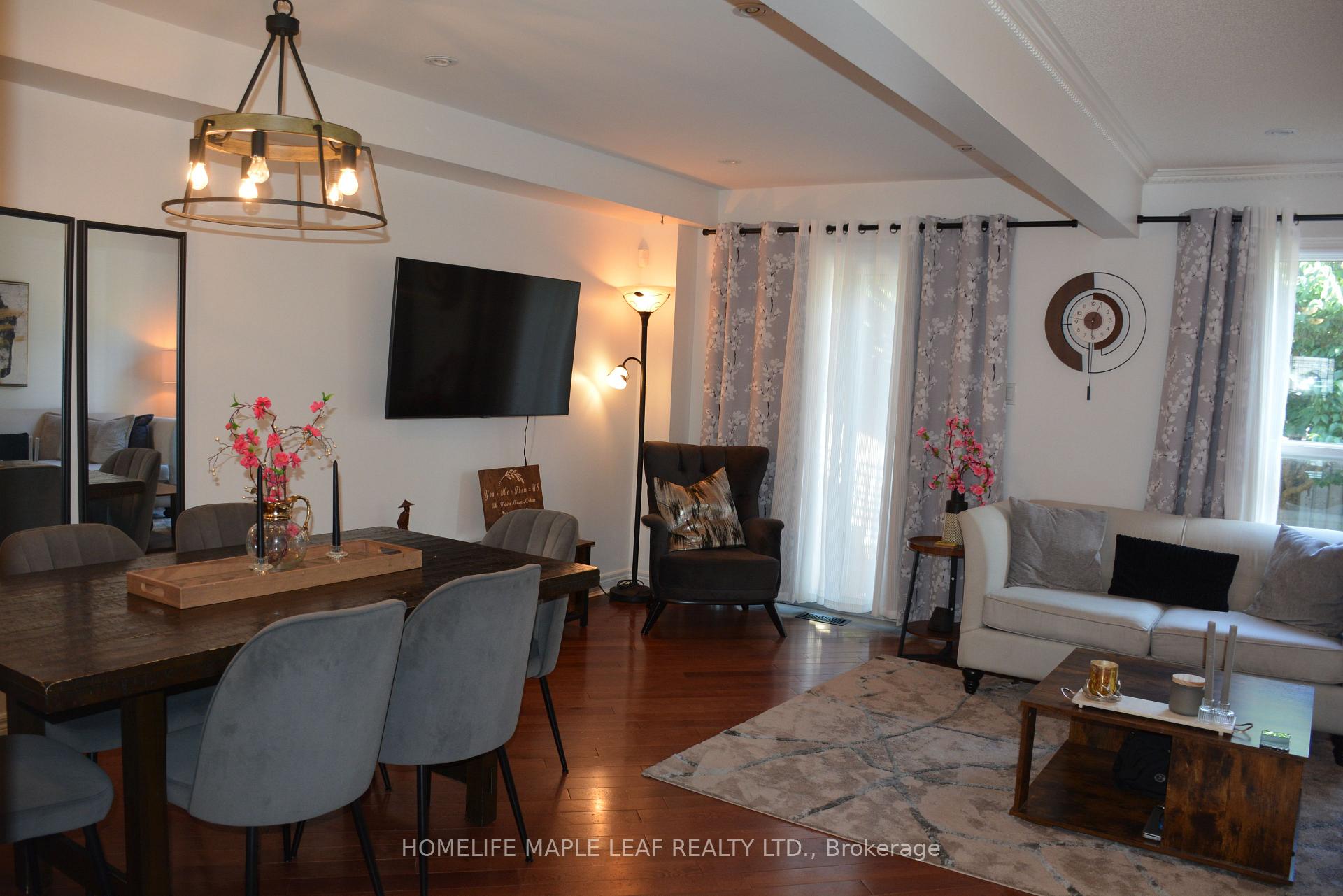 Photo 5 of 29 Stonebriar Drive, Vaughan, Maple — HOMEH