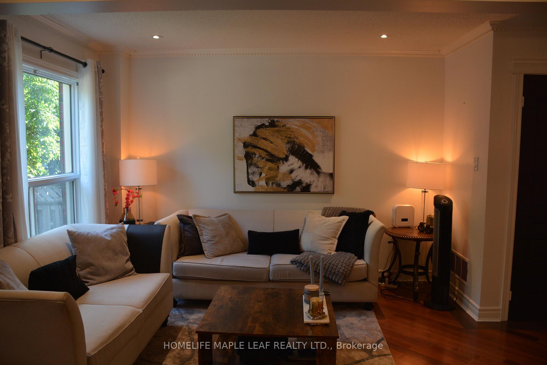 Photo 8 of 29 Stonebriar Drive, Vaughan, Maple — HOMEH