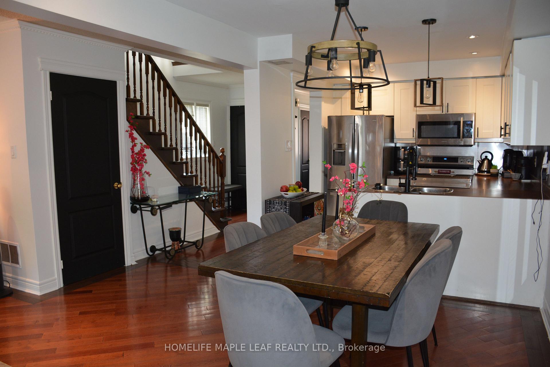 Photo 10 of 29 Stonebriar Drive, Vaughan, Maple — HOMEH
