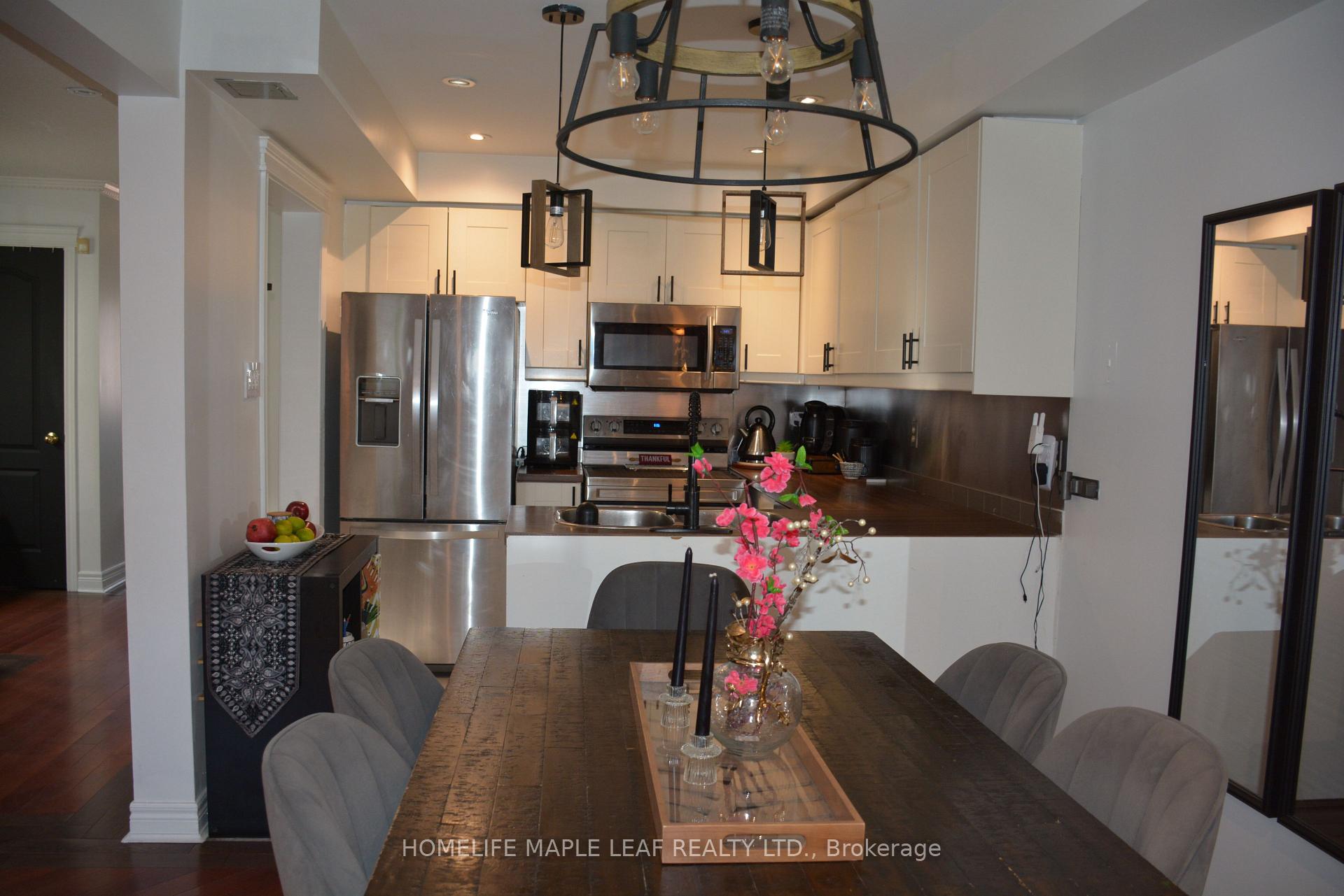 Photo 11 of 29 Stonebriar Drive, Vaughan, Maple — HOMEH
