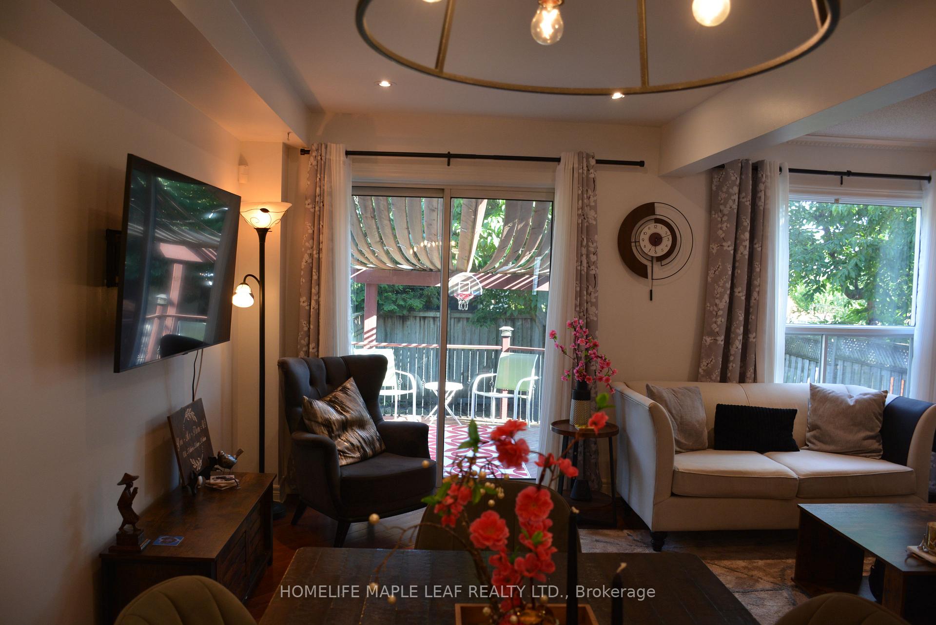 Photo 15 of 29 Stonebriar Drive, Vaughan, Maple — HOMEH