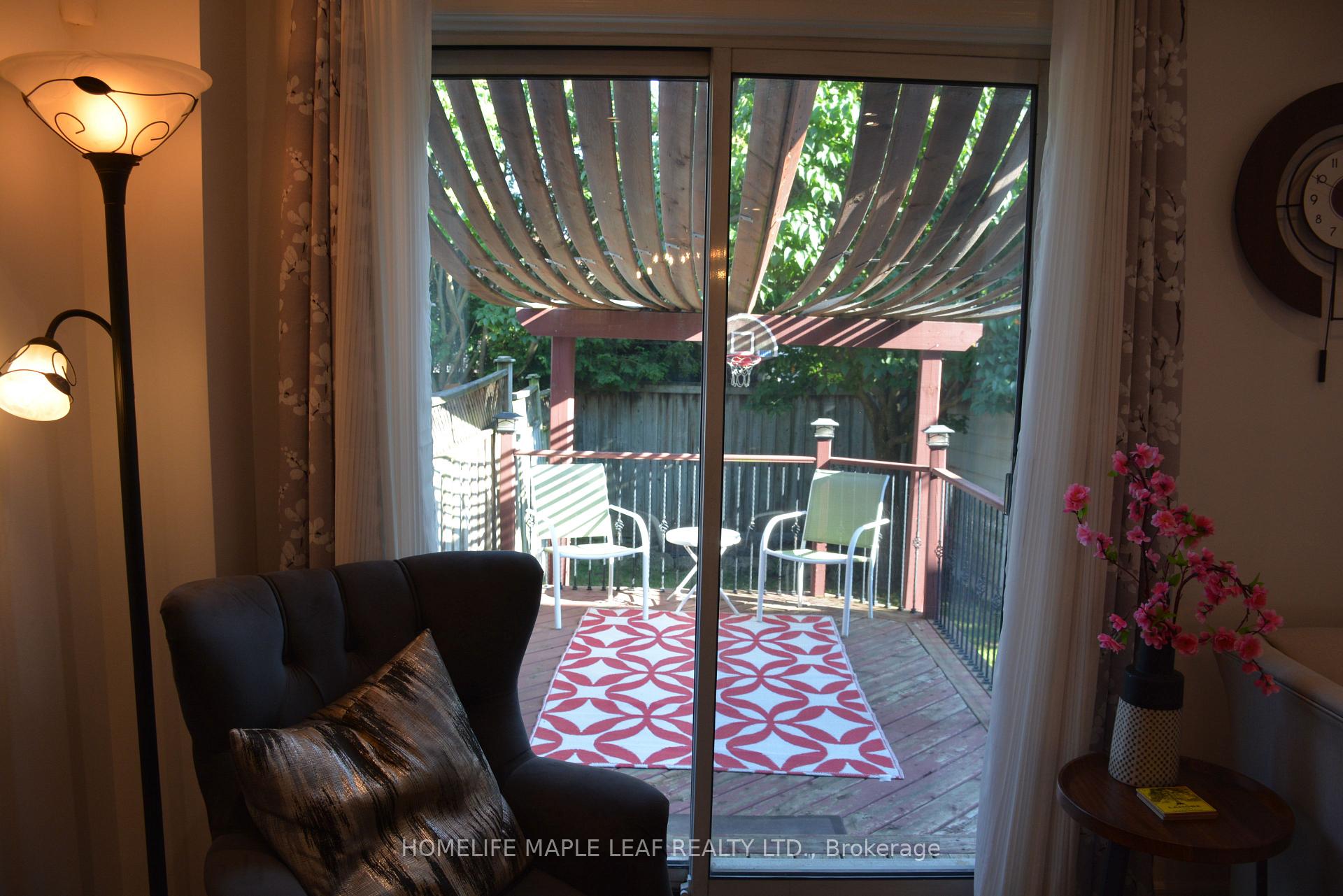 Photo 16 of 29 Stonebriar Drive, Vaughan, Maple — HOMEH