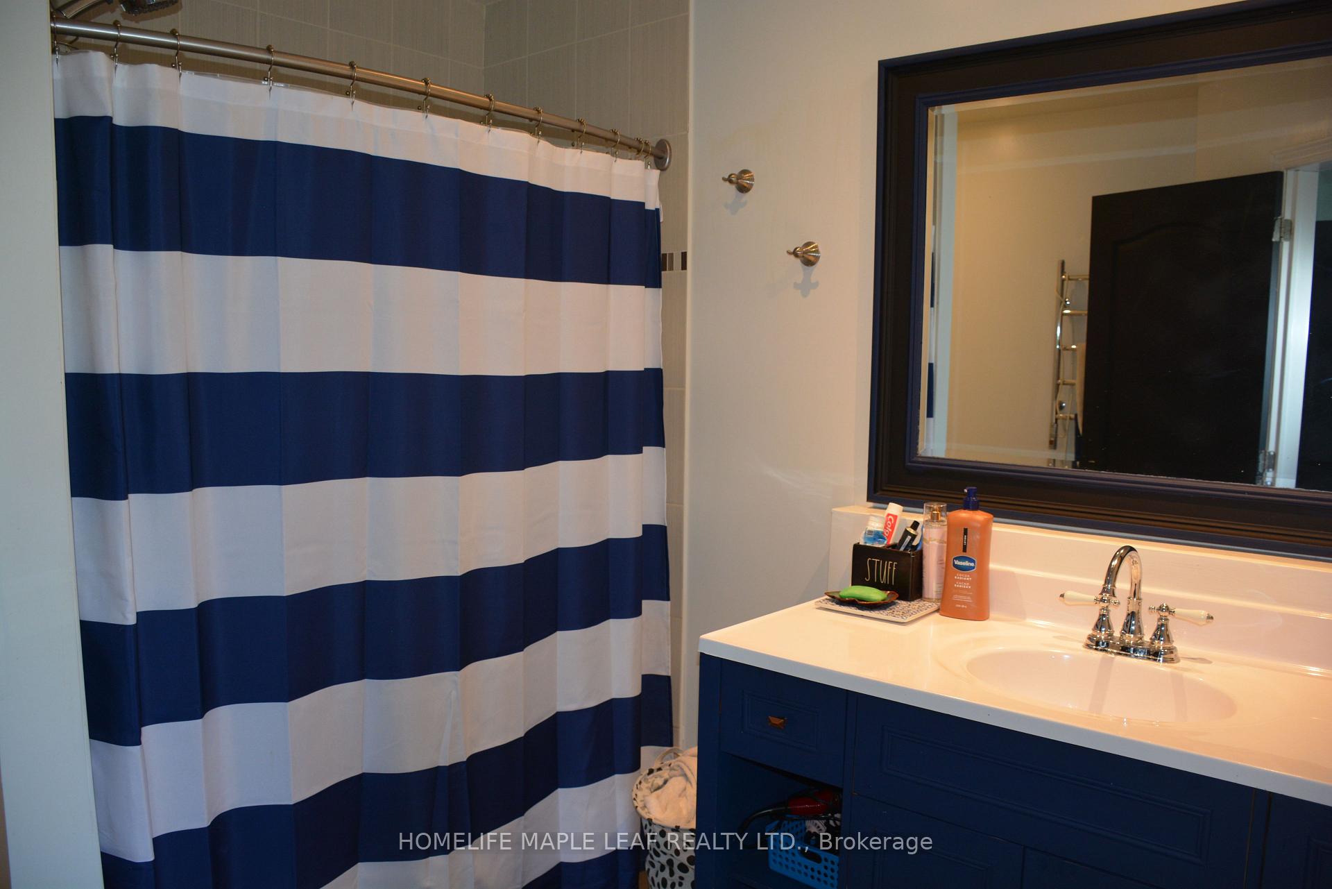 Photo 23 of 29 Stonebriar Drive, Vaughan, Maple — HOMEH
