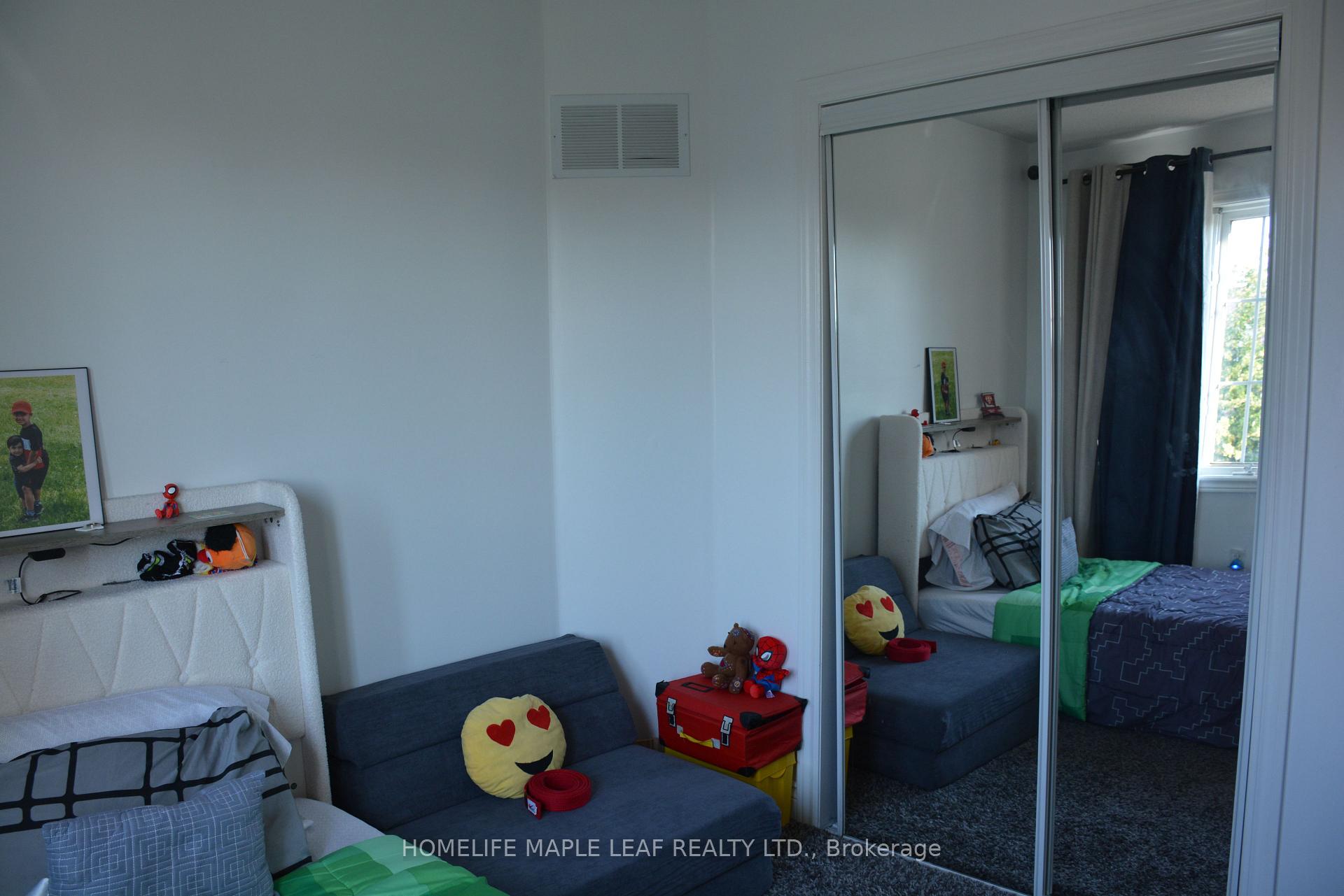 Photo 25 of 29 Stonebriar Drive, Vaughan, Maple — HOMEH