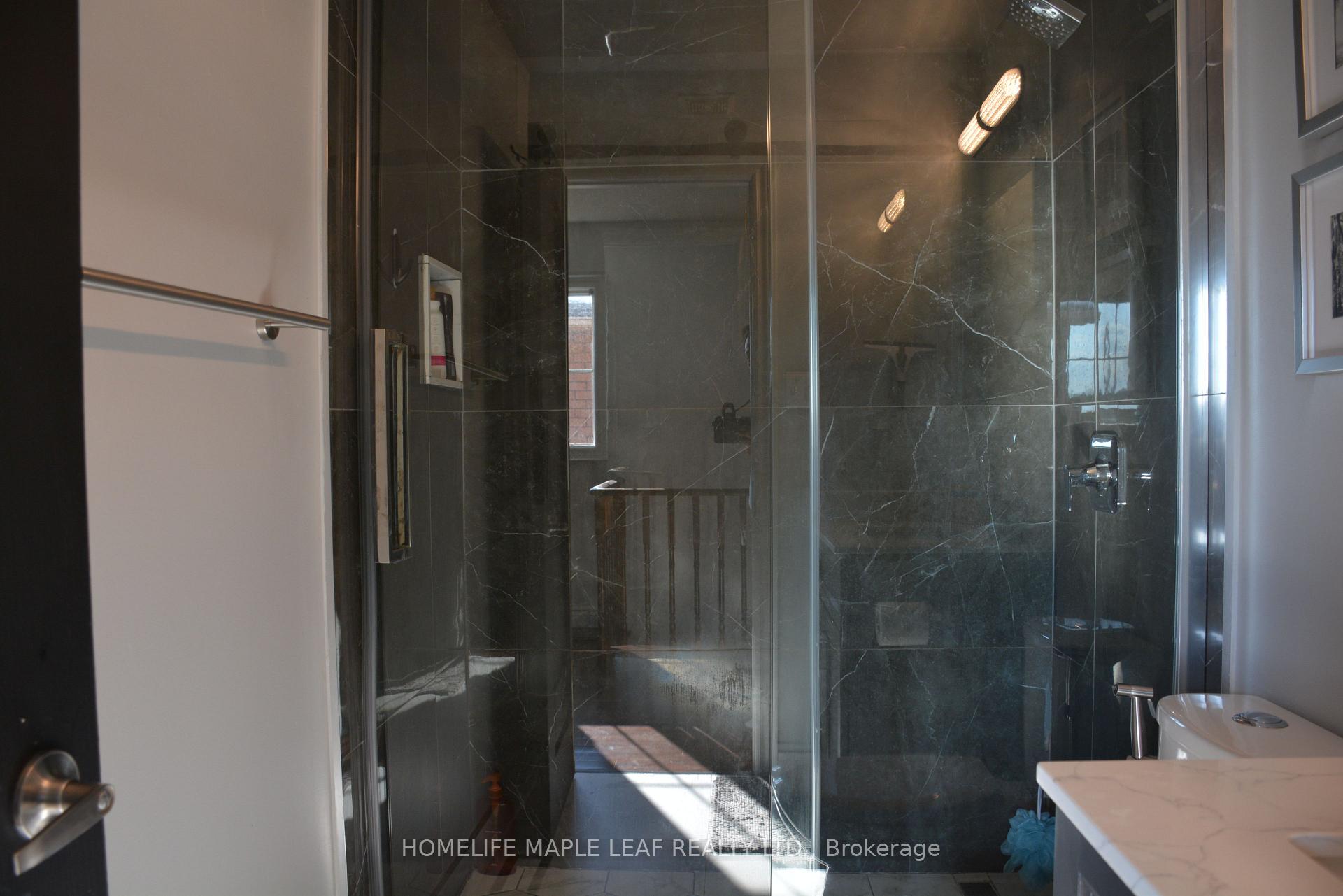 Photo 32 of 29 Stonebriar Drive, Vaughan, Maple — HOMEH