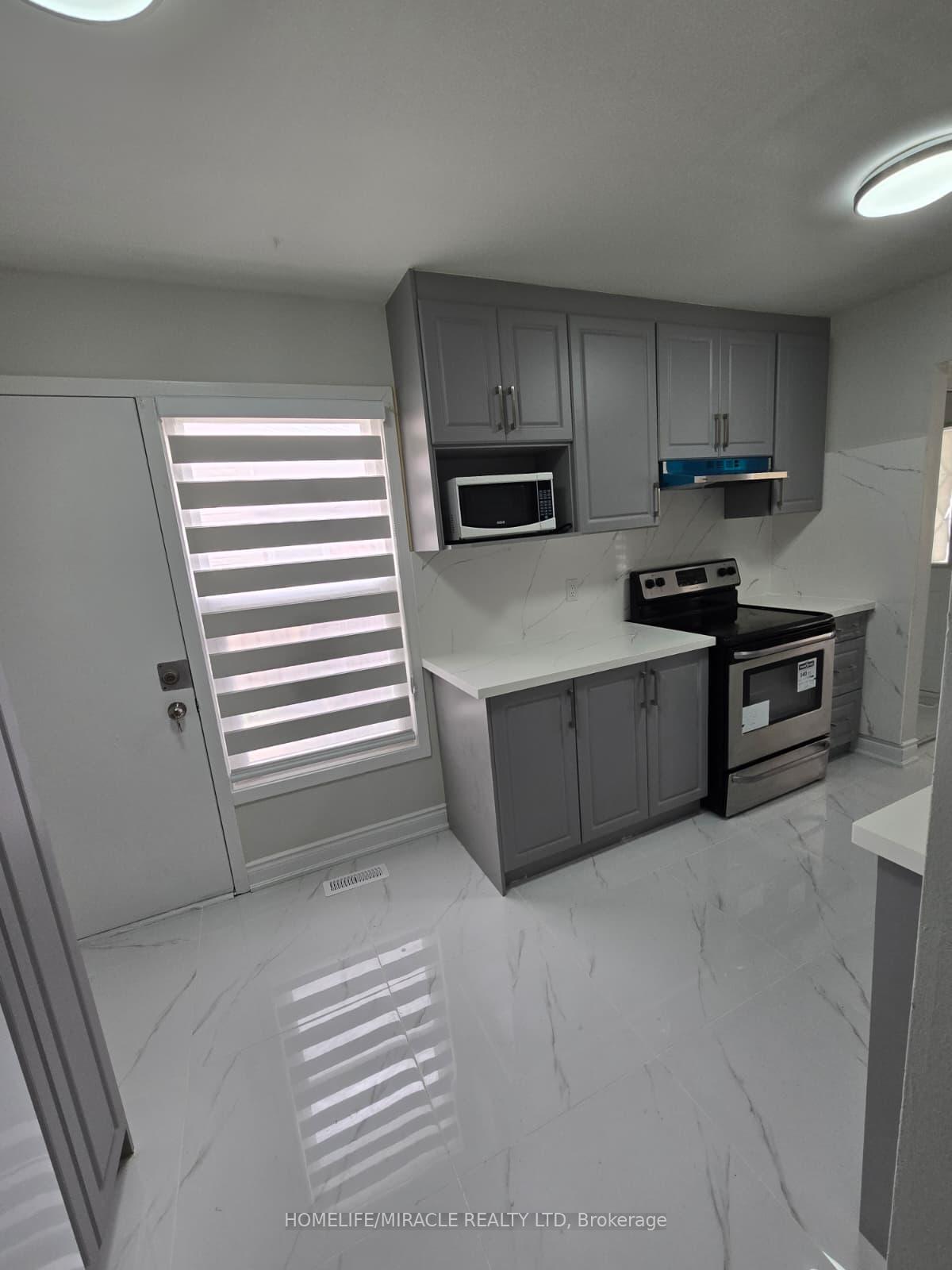 Photo 6 of 505 Silverstone Drive, Etobicoke, West Humber-Clairville — HOMEH