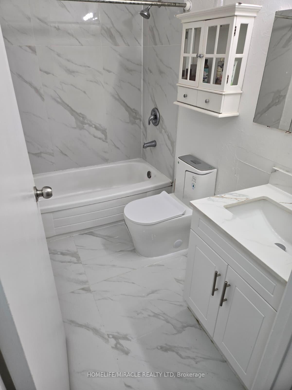 Photo 11 of 505 Silverstone Drive, Etobicoke, West Humber-Clairville — HOMEH