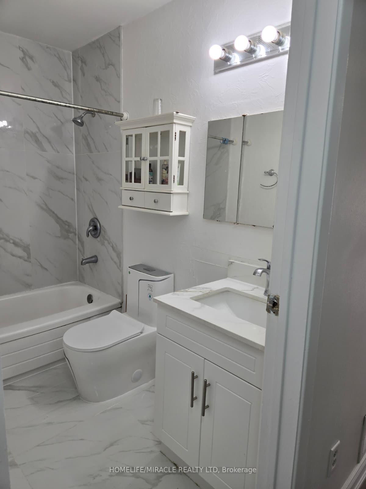 Photo 12 of 505 Silverstone Drive, Etobicoke, West Humber-Clairville — HOMEH