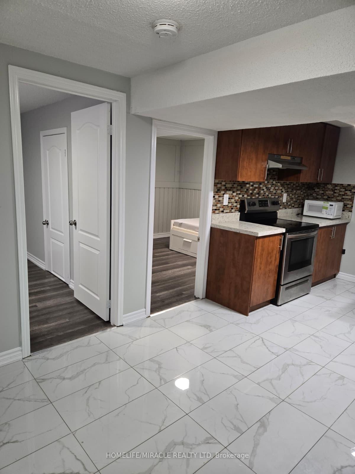 Photo 22 of 505 Silverstone Drive, Etobicoke, West Humber-Clairville — HOMEH