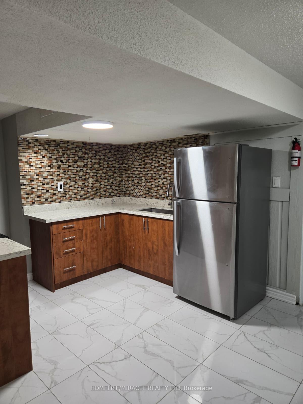 Photo 23 of 505 Silverstone Drive, Etobicoke, West Humber-Clairville — HOMEH