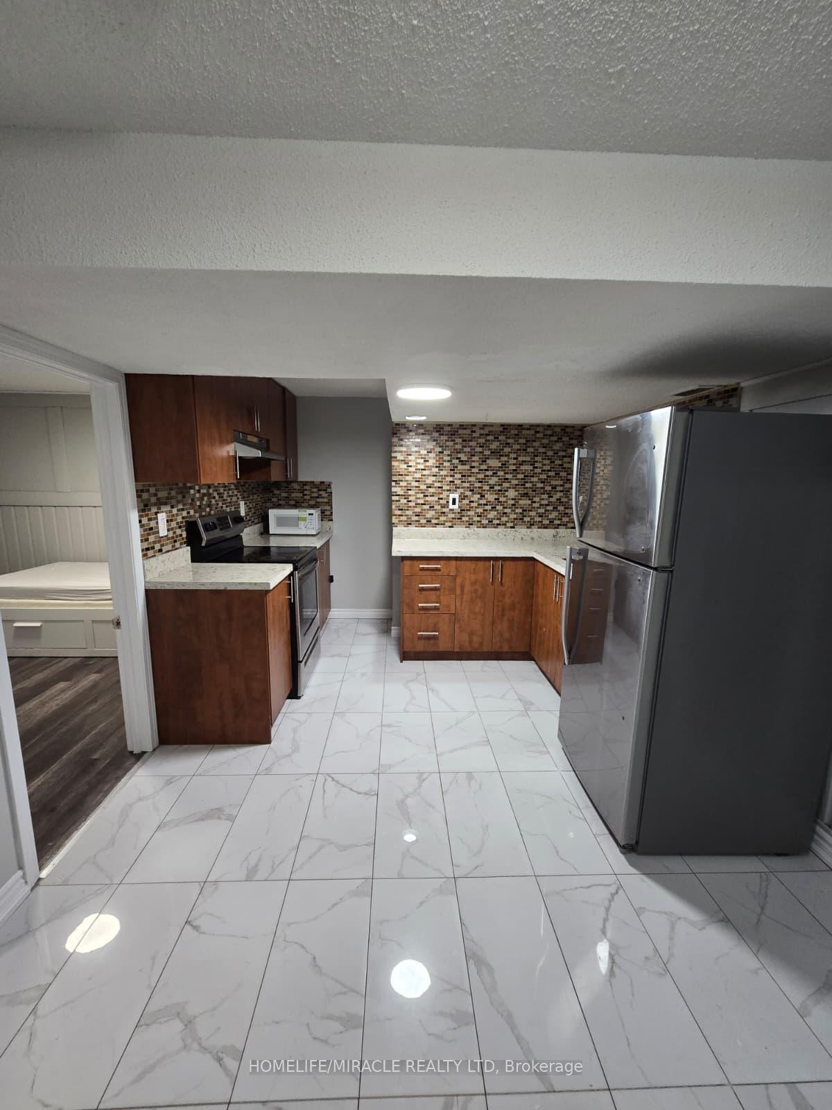 Photo 24 of 505 Silverstone Drive, Etobicoke, West Humber-Clairville — HOMEH