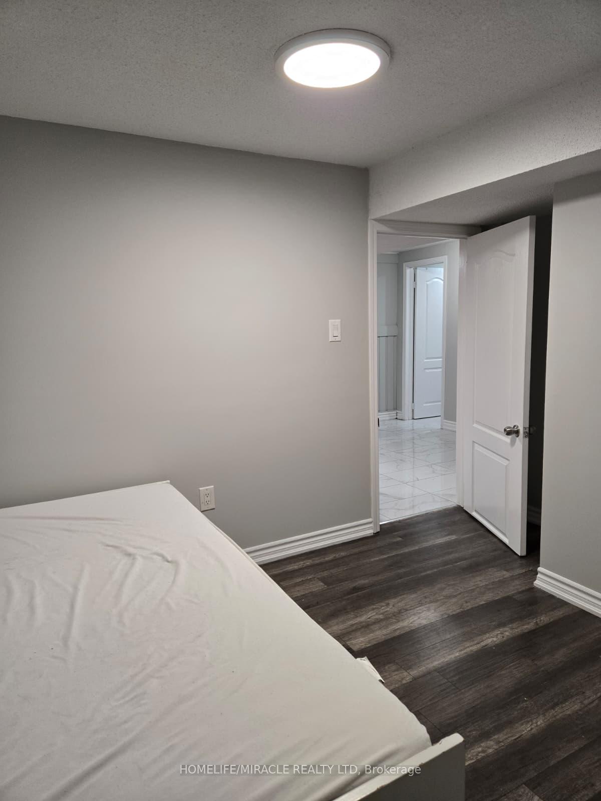 Photo 26 of 505 Silverstone Drive, Etobicoke, West Humber-Clairville — HOMEH