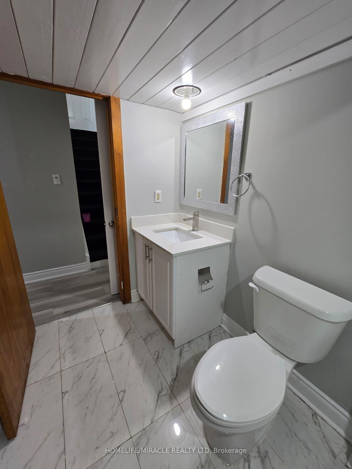 Photo 32 of 505 Silverstone Drive, Etobicoke, West Humber-Clairville — HOMEH