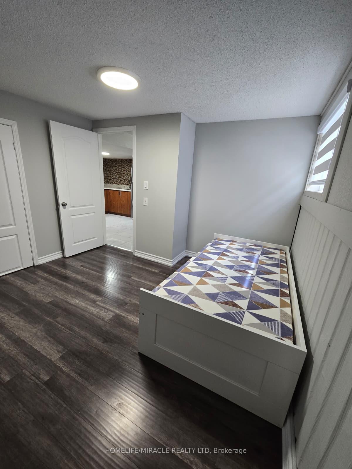 Photo 37 of 505 Silverstone Drive, Etobicoke, West Humber-Clairville — HOMEH
