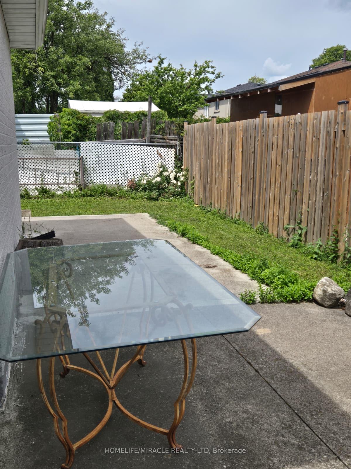 Photo 43 of 505 Silverstone Drive, Etobicoke, West Humber-Clairville — HOMEH