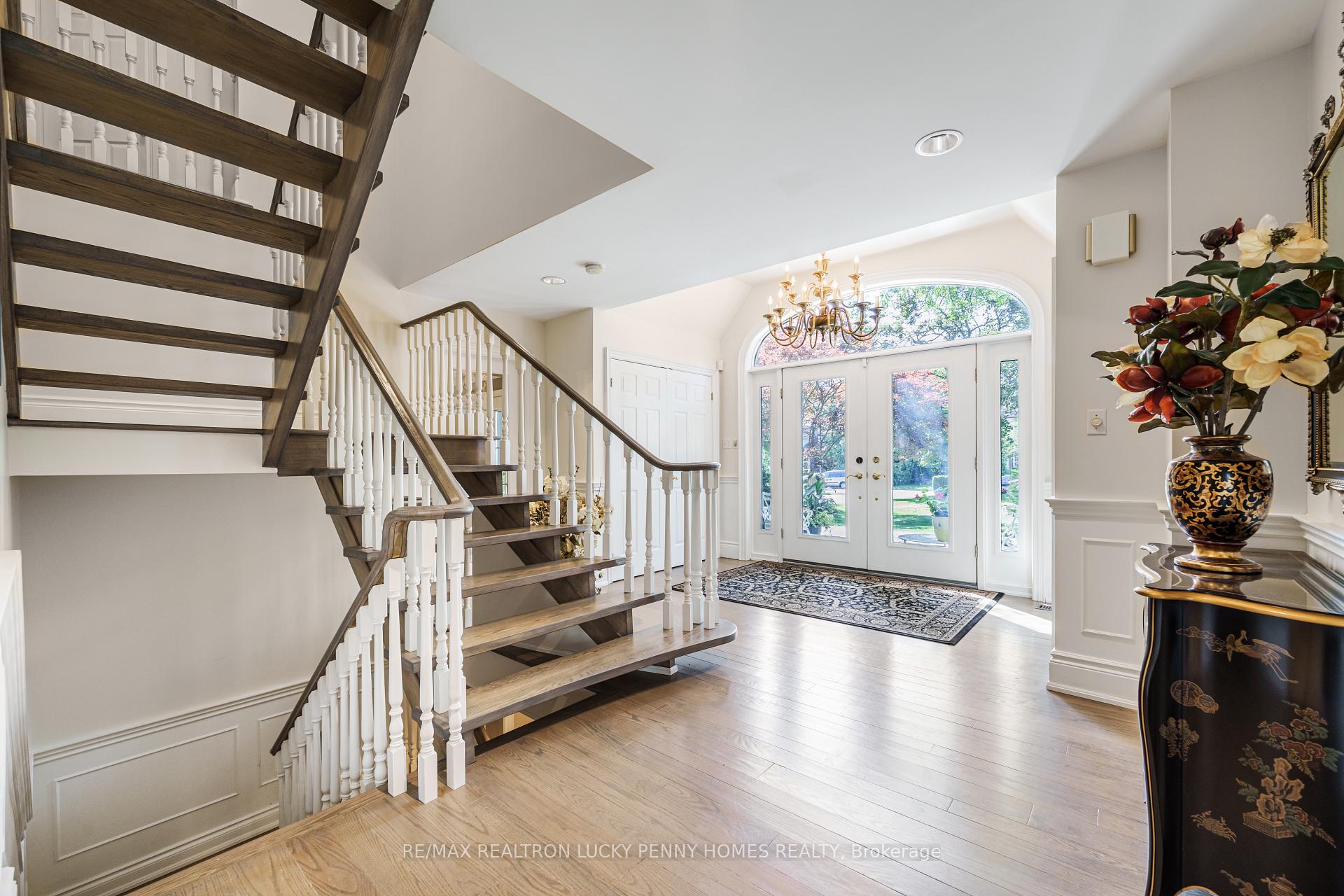Photo 4 of 26 Wembley Avenue, Markham, Unionville — HOMEH