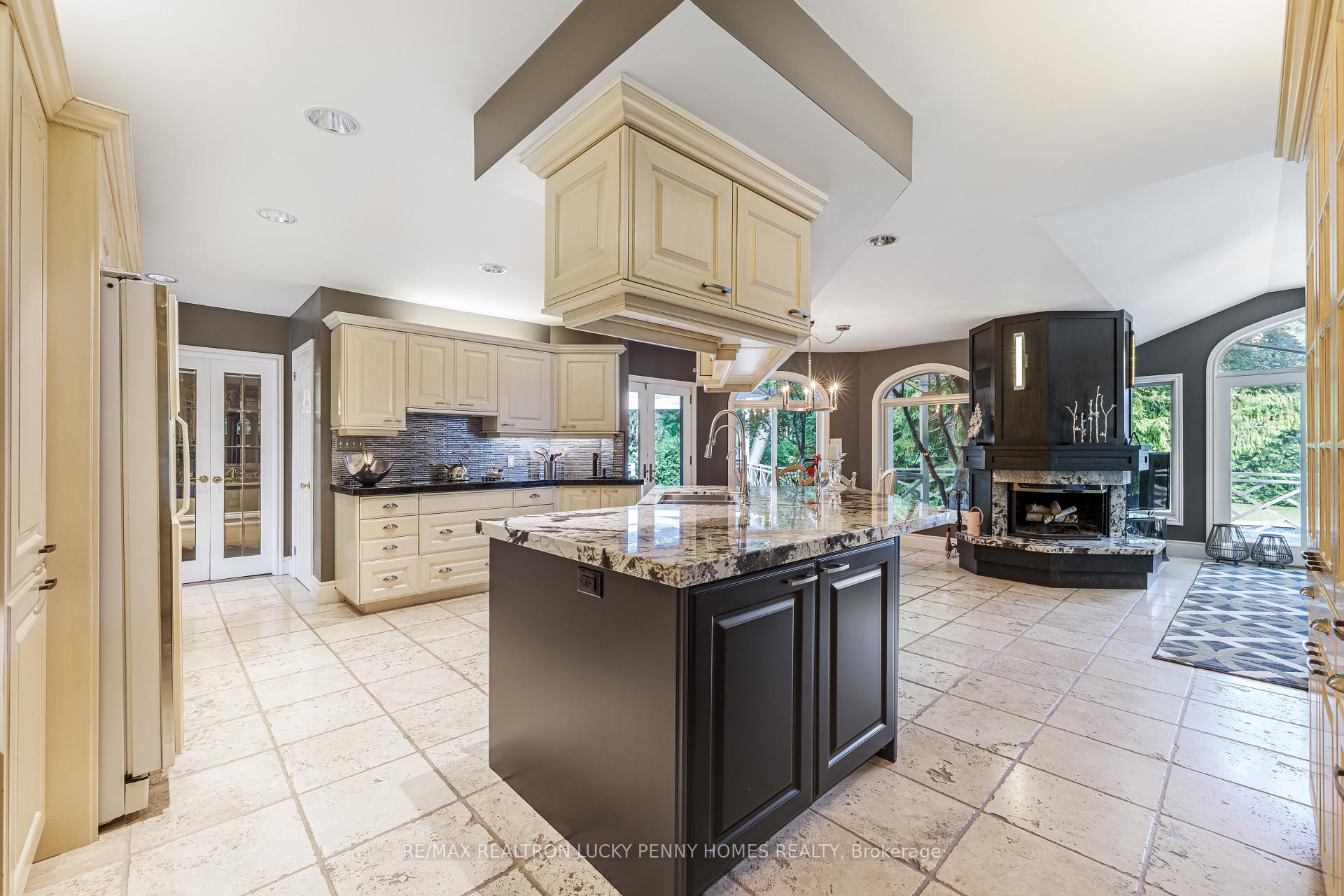 Photo 10 of 26 Wembley Avenue, Markham, Unionville — HOMEH