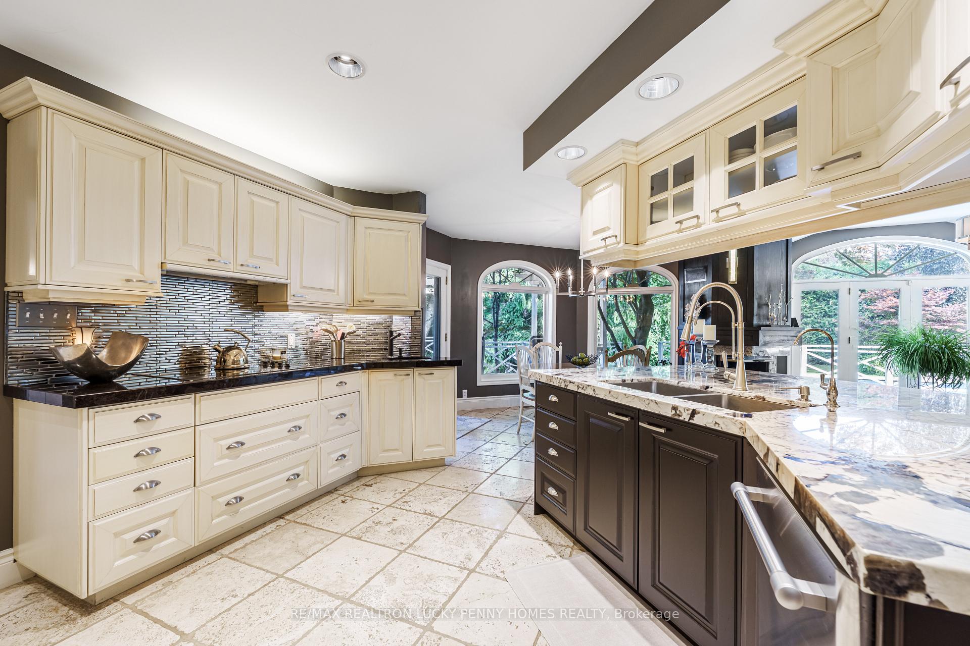 Photo 12 of 26 Wembley Avenue, Markham, Unionville — HOMEH