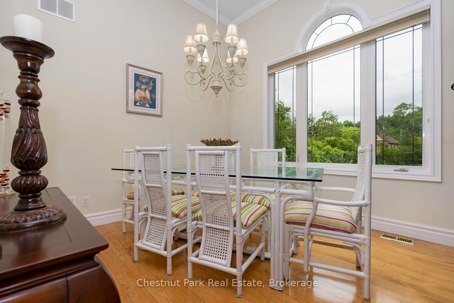 Photo 11 of 133 Lakeshore Road E, Blue Mountains — HOMEH
