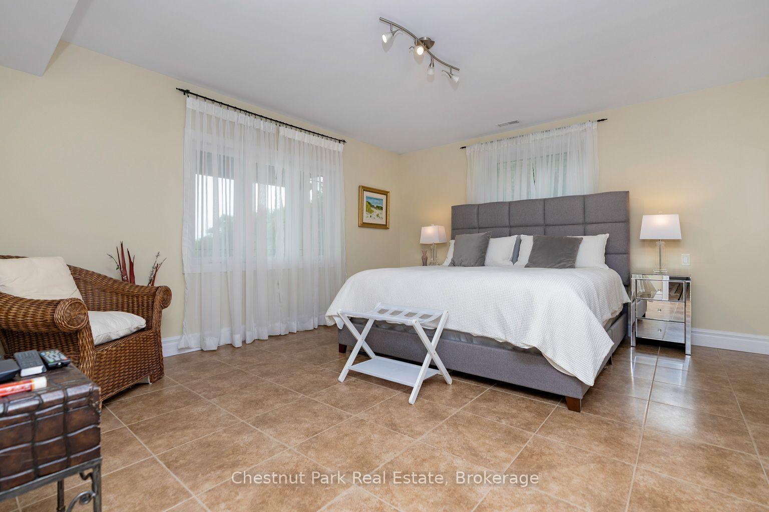 Photo 12 of 133 Lakeshore Road E, Blue Mountains — HOMEH