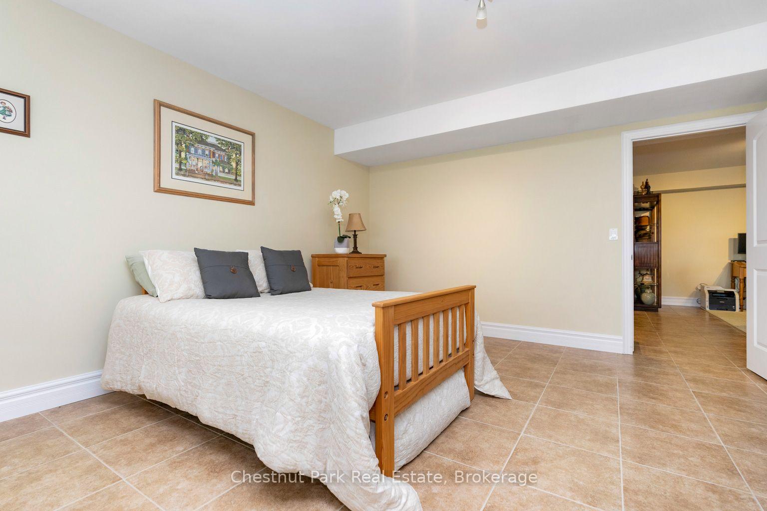 Photo 29 of 133 Lakeshore Road E, Blue Mountains — HOMEH