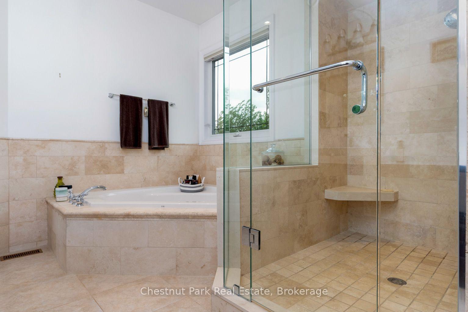 Photo 24 of 133 Lakeshore Road E, Blue Mountains — HOMEH