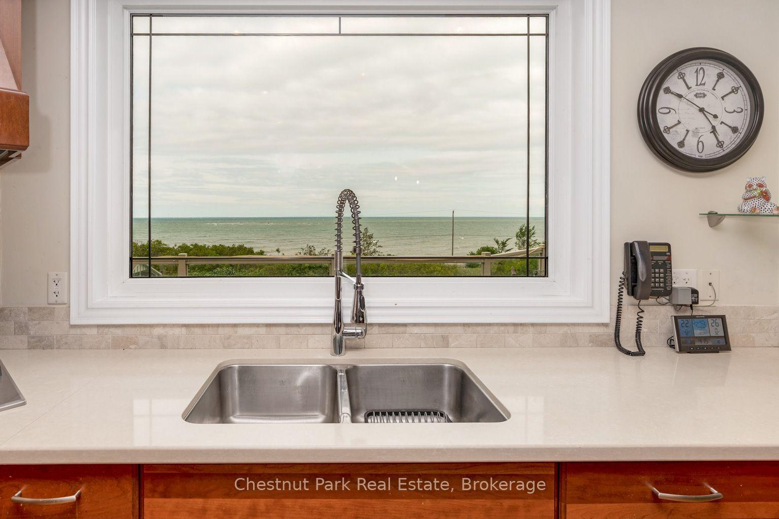 Photo 30 of 133 Lakeshore Road E, Blue Mountains — HOMEH
