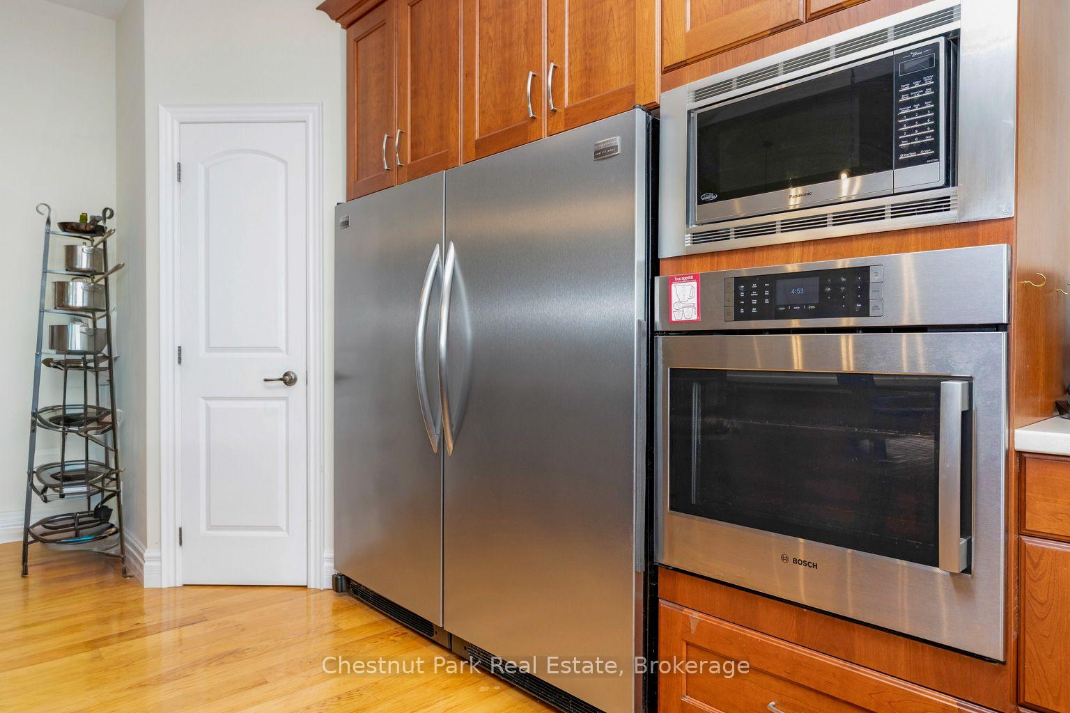 Photo 31 of 133 Lakeshore Road E, Blue Mountains — HOMEH