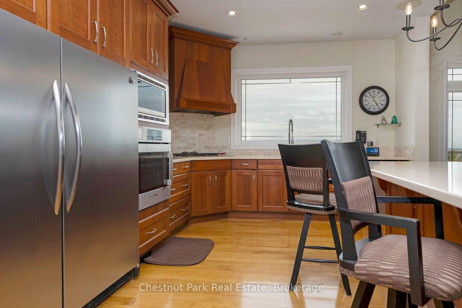 Photo 34 of 133 Lakeshore Road E, Blue Mountains — HOMEH
