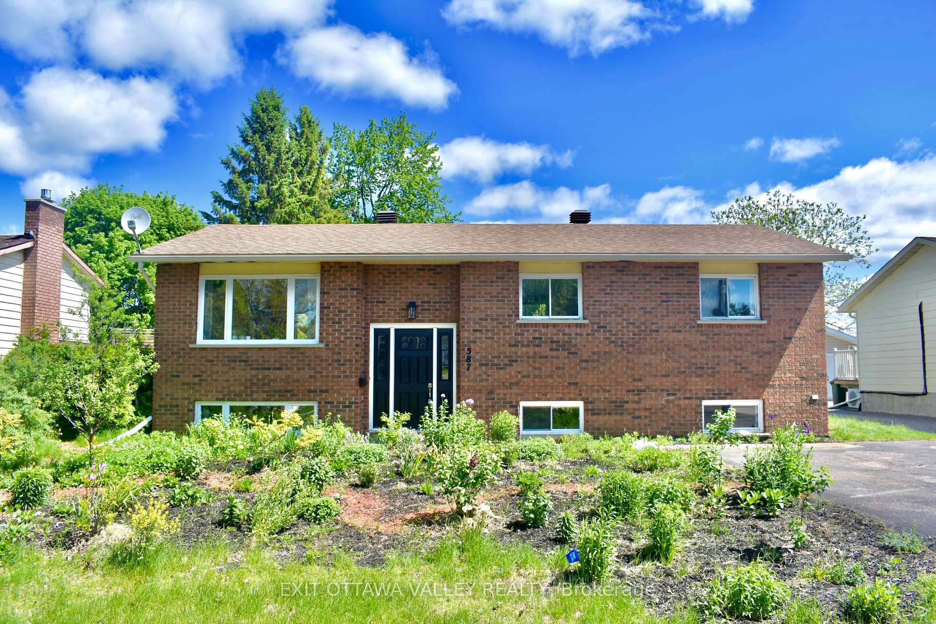 Photo 1 of 587 Alfred Street E, Pembroke, Pembroke — HOMEH