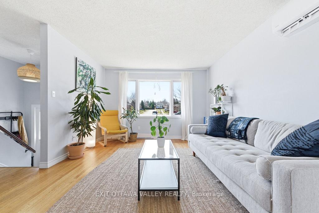 Photo 4 of 587 Alfred Street E, Pembroke, Pembroke — HOMEH