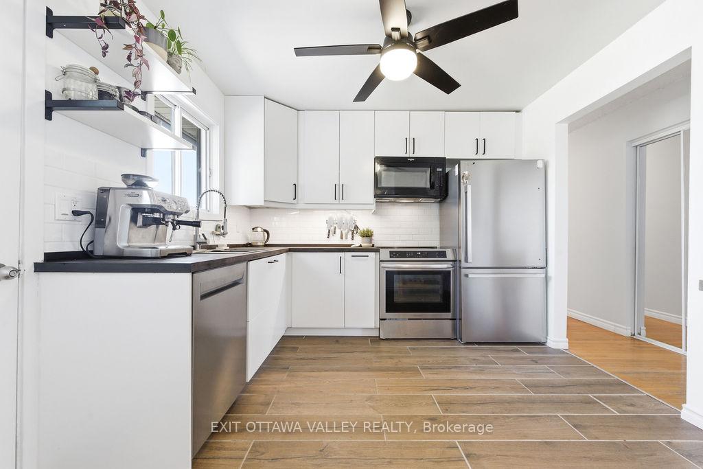 Photo 8 of 587 Alfred Street E, Pembroke, Pembroke — HOMEH