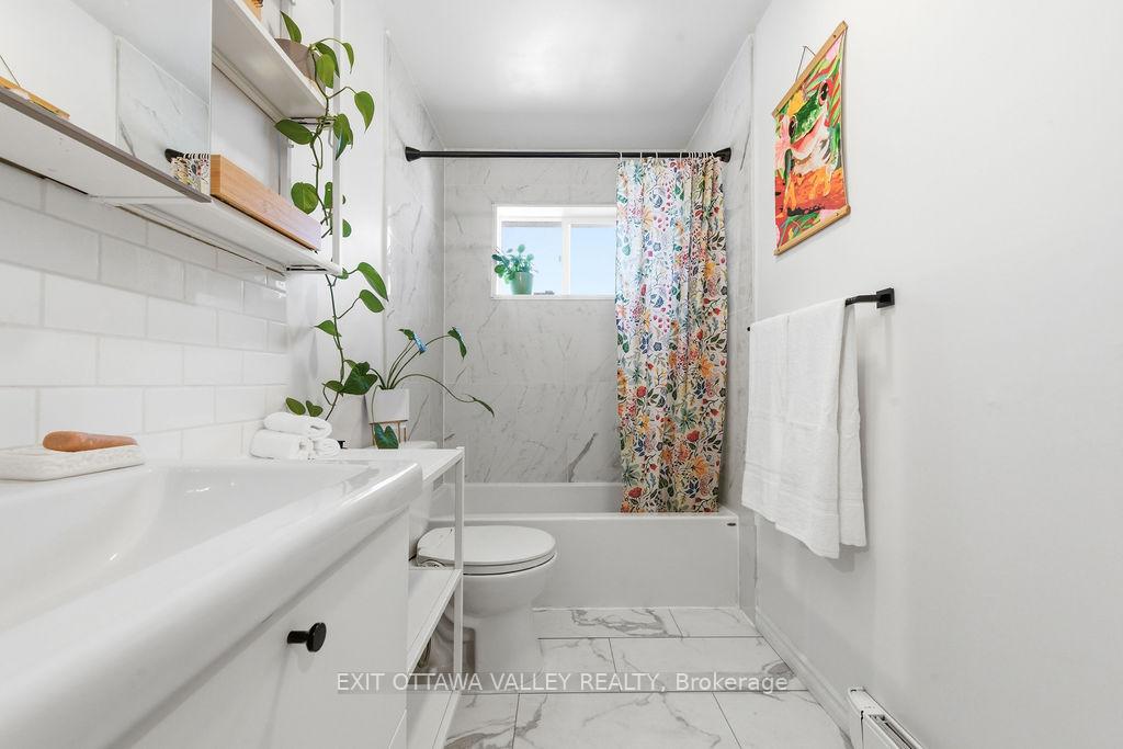 Photo 10 of 587 Alfred Street E, Pembroke, Pembroke — HOMEH