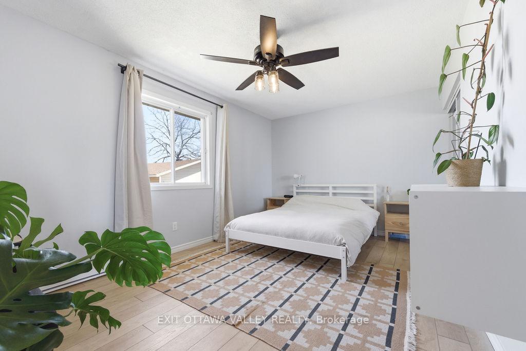 Photo 12 of 587 Alfred Street E, Pembroke, Pembroke — HOMEH
